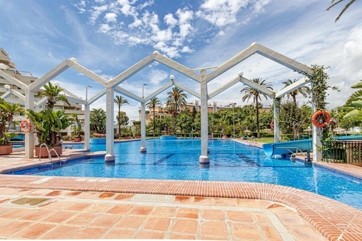 797 Holiday Rentals - Benalbeach- Moderno Piso Para 5 Con Vistas Al Mar Benalmadena Ngoại thất bức ảnh