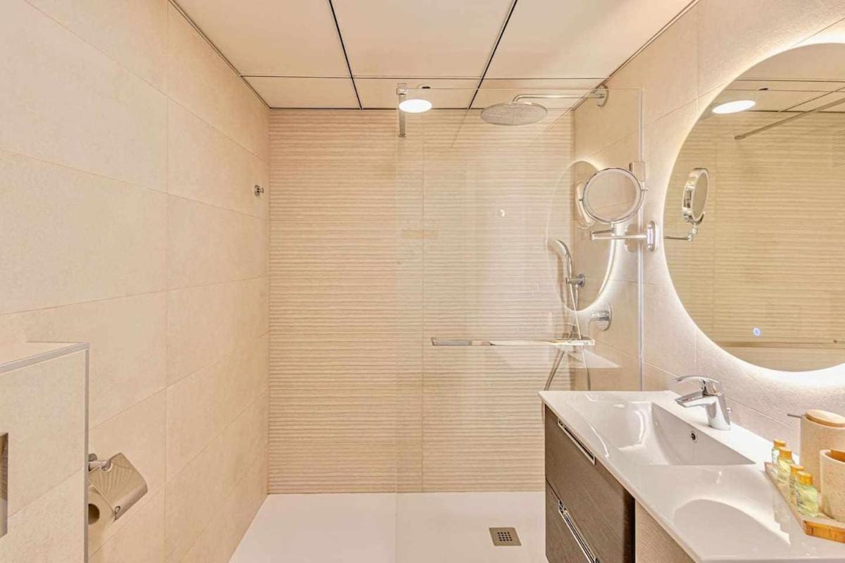 797 Holiday Rentals - Benalbeach- Moderno Piso Para 5 Con Vistas Al Mar Benalmadena Ngoại thất bức ảnh